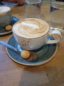 Cappuccino im Café Brettle Ulm